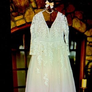 Maggie Sottero Wedding Dress